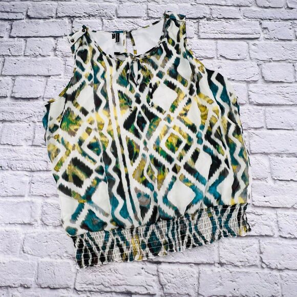 Maurices Shirt Blouse Women Size 2‎ White Multi Print Sleeveless Elastic Waist - Picture 1 of 9